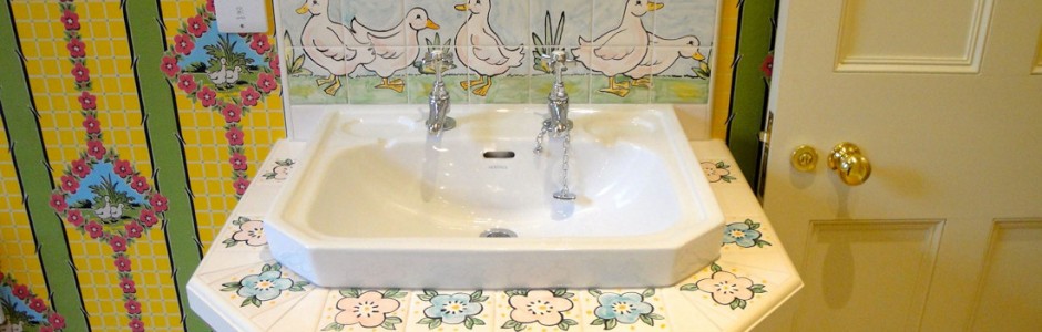 Court Henry Bathroom Sink